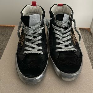 Like new Golden Goose tennis shoe